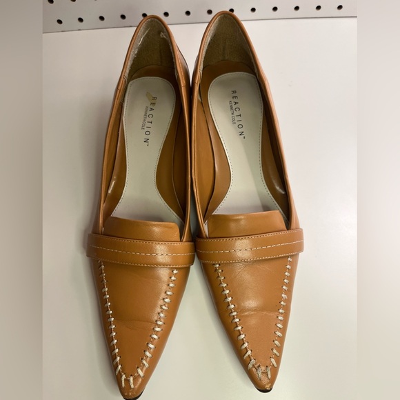 Kenneth Cole Reaction Tan Leather Kitten Heels Y2K White Contrast Stitching 7.5 - Picture 11 of 16